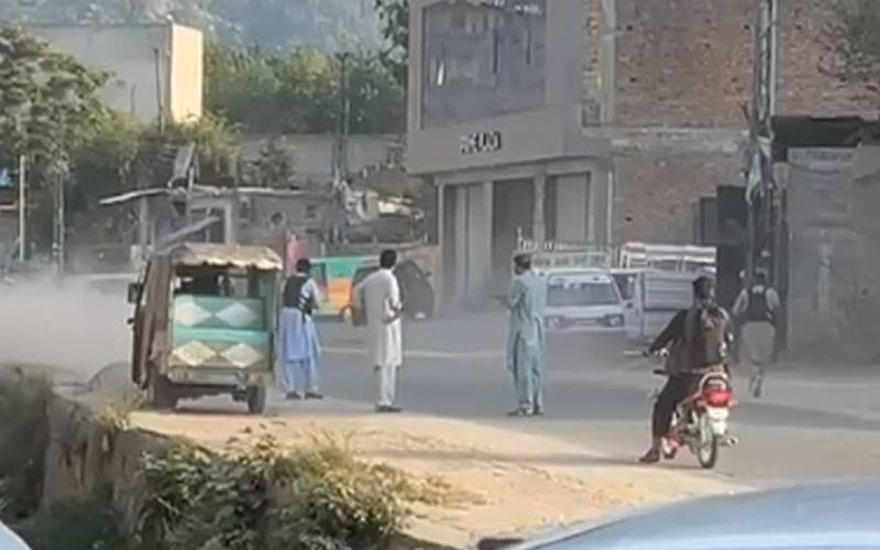  پی ٹی آئی کے ایم پی اے کی قانون نافذ کرنے والے لیویز اہلکاروں پر فائرنگ، ویڈیو سامنے آ گئی