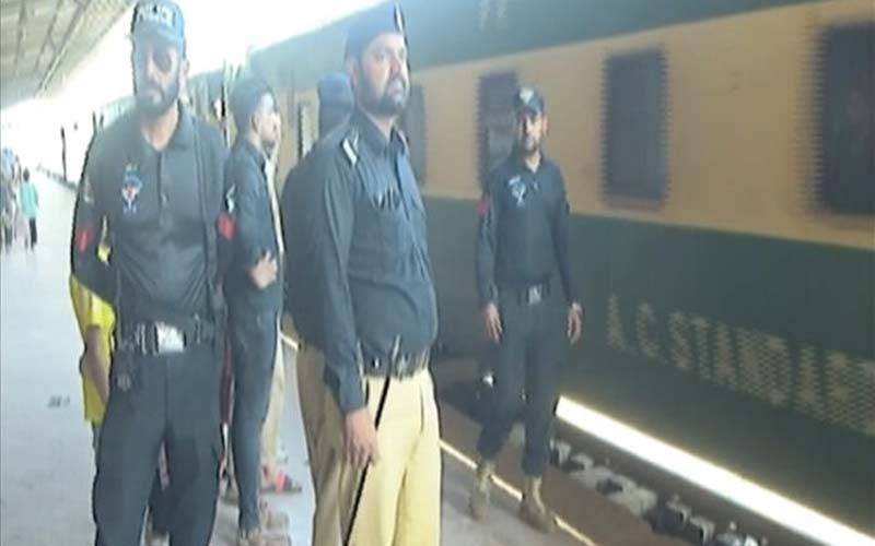 ریلوے پولیس کا ٹکٹ لیس مسافروں کی مشترکہ چیکنگ کا ایس او پی واپس لینے کا فیصلہ