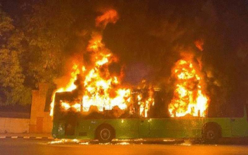 بھارتی مسا فر بس میں آتشزدگی9مسافر جاں بحق وجہ کیا بنی؟ 2 news 1790228713 5761