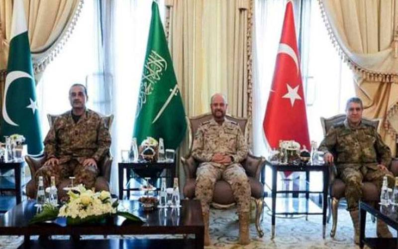 سعودی عرب کی سلامتی : پاکستان اور ترکیہ کے دفاعی سربراہان کا اہم اجلاس، مکہ دفاعی معاہدے کے تحت فوری تعاون پر اتفاق
