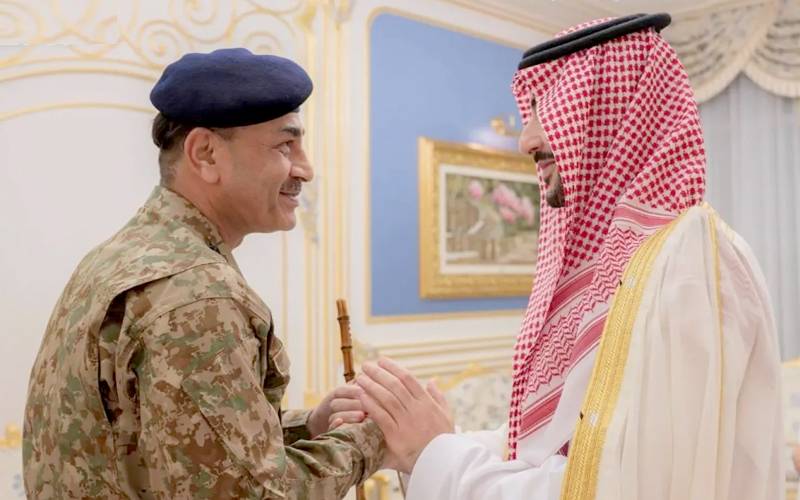 فیلڈ مارشل سید عاصم منیر اور سعودی وزیر دفاع کے درمیان ملاقات 