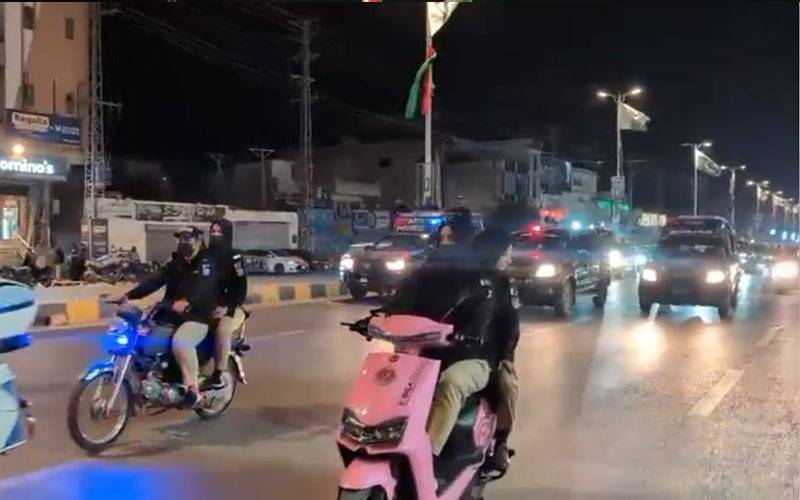 حیدرآباد کی سڑکوں پر موٹر سوائیکل سوار ویمن فورس کا پہلا گشت