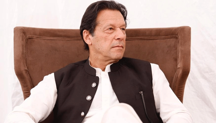 کس قانون کے تحت اور کس کے احکامات پر شہباز گل پر ظلم کیا جا رہا ہے ؟ عمران خان