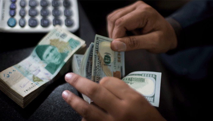 ڈالر کی ہفتہ وار رپورٹ جاری کر دی گئی، جس کے مطابق 3 کاروباری دنوں میں ڈالر 8 روپے 55 پیسے سستا ہوگیا