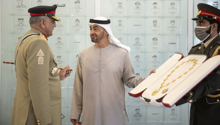 متحدہ عرب امارات کے صدر شیخ محمد بن زاید نے آرمی چیف سے ملاقات کی۔ جنرل قمر جاوید باجوہ کو 