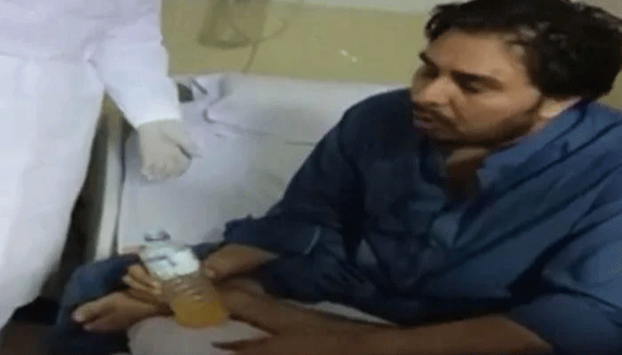 پاکستان تحریک انصاف کے رہنما شہباز گل کی پمز اسپتال میں کھانے پینے کی ایک اور ویڈیو سامنے آگئی