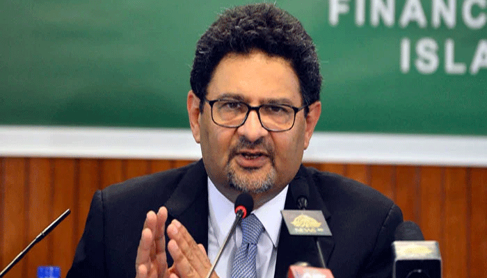 وفاقی وزیر خزانہ مفتاح اسماعیل نے کہا ہے کہ حالیہ بارشوں اور سیلاب سے پاکستان میں 10 ارب ڈالر کے نقصان کا اندازہ ہے، امید ہے بین الاقوامی شراکت داروں کیساتھ ملکر اس مشکل وقت کا مقابلہ کریں گے، کسانوں کے نقصان کے ازالہ کے لئے فصلوں کے لئے جاری کردہ قرضوں کی ادائیگی میں سہولیات دی جائیں گی