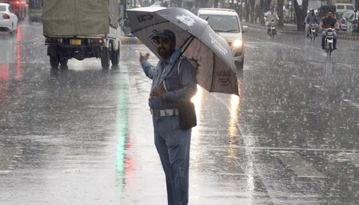 محکمہ موسمیات نے اسلام آباد میں گرج چمک کے ساتھ بارش کی پیشگوئی کر دی۔ محکمہ موسمیات کے مطابق کشمیر اور گلگت بلتستان میں مطلع جزوی ابر آلود رہنے کے ساتھ چند مقامات پر بارش کا امکان ہے