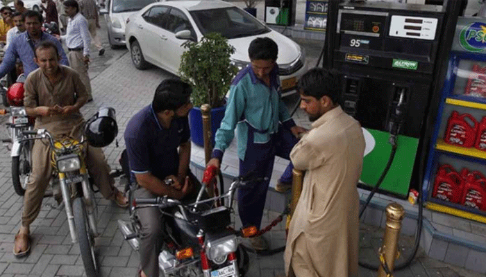 عالمی منڈی میں خام تیل کی قیمتوں میں کمی کا سلسلہ جاری ہے۔ امریکی کروڈ آئل کی قیمت میں 1.60 فیصد کم ہوگئی