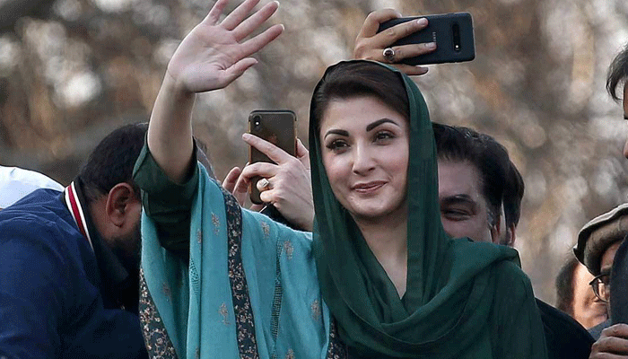 لاہور ہائیکورٹ نے مریم نواز کی پاسپورٹ واپسی کی درخواست قابل سماعت قرار دے دی۔ عدالت نے نیب سمیت تمام فریقین کو نوٹس جاری کرتے ہوئے 27 ستمبر کو جواب طلب کر لیا۔ چیف جسٹس نے ریمارکس دیئے کہ درخواست میں اٹھائے گئے سوالات غور طلب ہیں، مخالف فریقین کا موقف سننا لازم ہے
