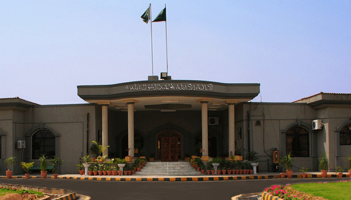 پاکستان تحریک انصاف (پی ٹی آئی) نے اپنے ارکان کے استعفوں کی منظوری سے متعلق فیصلے کیخلاف مکمل اپیل جمع کرا دی