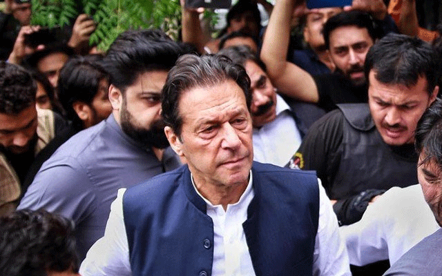 جے آئی ٹی نے عمران خان کے خلاف مقدمے میں دہشتگردی کی دفعات برقرار رکھنے کا فیصلہ کرلیا