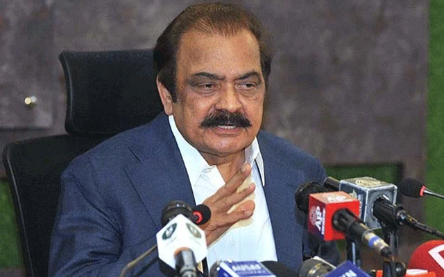 سینئر سول جج غلام اکبر نے وفاقی وزیرِ داخلہ رانا ثناءاللہ کو فوری طور پر گرفتار کر کے پیش کرنے کا حکم دے دیا۔ وارنٹس لیکر اینٹی کرپشن پنجاب کی ٹیم رانا ثناءاللہ کی فوری گرفتاری کے عدالتی حکم کی تعمیل کیلئے اسلام آباد چلی گئی