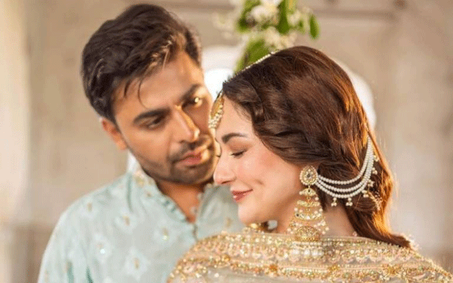 پاکستانی ڈرامہ انڈسٹری کی خوبصورت معروف جوڑی ہانیہ عامر اور فرحان سعید نے ایک ساتھ نیا فوٹو شوٹ کروایا ہے جسے انٹرنیٹ پر بے حد پسند کیا جا رہا ہے