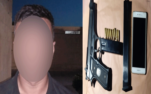 پاکستان رینجرز (سندھ) اور پولیس نے انٹیلی جنس معلومات کی بنیاد پر مشترکہ کارروائی کرتے ہوئے کراچی کے علاقے منظور کالونی سے دہشت گردی میں ملوث ملزم شیخ بلال ظفر فاروقی کو گرفتار کر لیا، ملزم کے قبضے سے اسلحہ و ایمونیشن بھی برآمد کر لیا گیا
