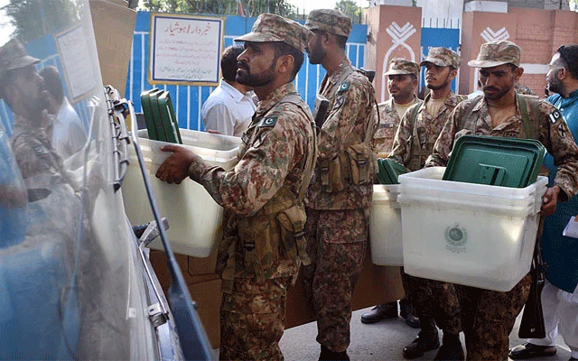 وزارت داخلہ نے 11 حلقوں میں ضمنی انتخابات کے موقع پر پاک فوج، رینجرز اور ایف سی کی تعیناتی کی منظوری دے دی