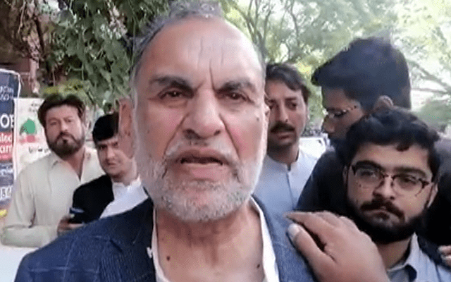 سپیشل جج سنٹرل اسلام آباد نے سائبر کرائم ایکٹ کے تحت متنازع ٹویٹس کے کیس میں سینیٹر اعظم سواتی کی ضمانت بعد از گرفتاری کی درخواست پر کل پراسیکیوٹر رضوان عباسی سے دلائل طلب کر لیے