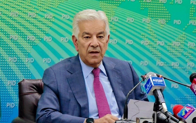 خواجہ آصف نے کہا ہے کہ عمران خان نے افواج پاکستان کو نشانہ بنایا، انہوں نے نیوٹرل کے لفظ کو گالی بنا دیا