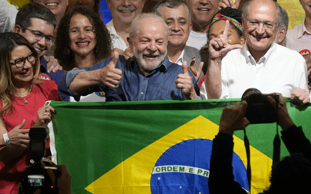 برازیل میں صدارتی انتخاب بائیں بازو کے لولا ڈی سلوا نے جیت لیا۔