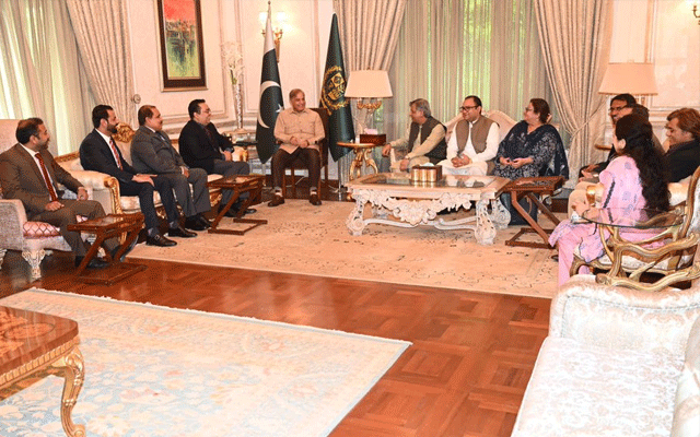 Prime Minister Shahbaz Sharif's Tweet after meeting with Old Ravians delegation, 24News