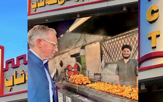 Australian High Commissioner Neil Hawkins visits Peshawar's famous Charsi Tikka Restaurant, 24News 