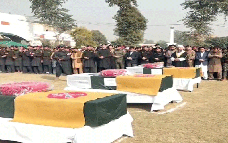 پشاور؛ ایف سی ہیڈکوارٹر پر خودکش حملے میں شہید اہلکاروں کی نماز جنازہ ادا