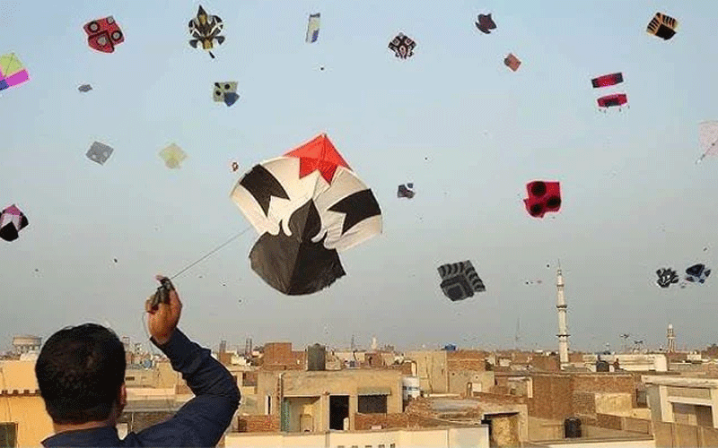 پتنگ بازی کا سامان وافر مقدار میں دستیاب،ڈی سی لاہور نے خوشخبری سنادی