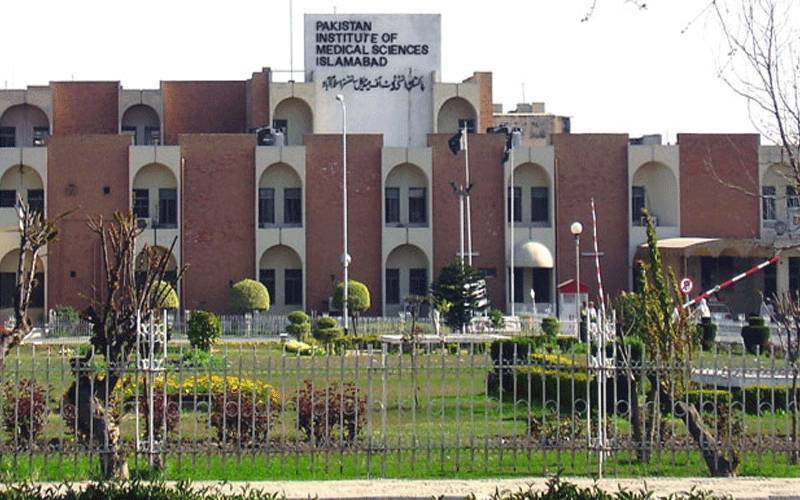 ملک بھر میں خواتین ڈاکٹرز کو پیشہ ورانہ امور کی انجام دہی کے دوران مسلسل غیر محفوظ ماحول کا سامنا